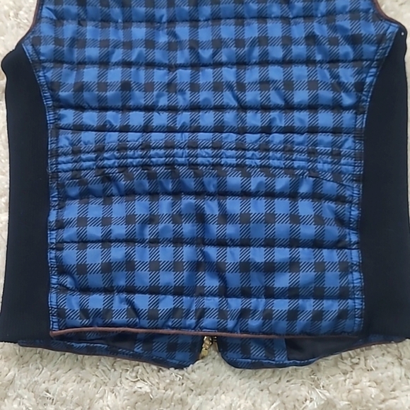 🔥 Blue & Black Plaid Quilted Puffer Vest – Lightweight Layering essential SZ Sm - Picture 13 of 13